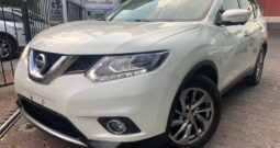 NISSAN X-TRAIL EXCLUSIVE 3ROW 2.5 LTS 2015
