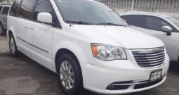 CHRYSLER TOWN & COUNTRY TOURING PIEL